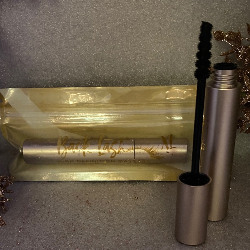 Belle  Beauty by Kim Gravel Back Lash XL High Definition Tubing Mascara